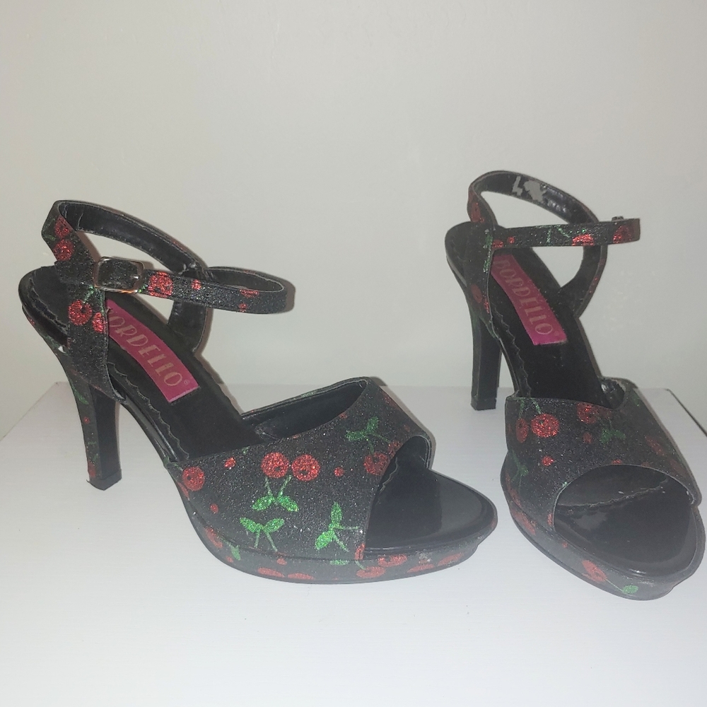 Bordello: Early 2000's cherry print heels